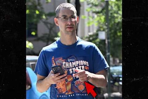 Jack Antonoff Still Wearing Wedding Ring Amid Margaret Qualley Split
