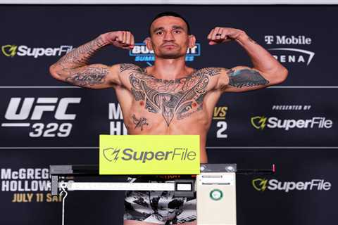Conor McGregor looks massive  compared to Max Holloway at UFC 329 weigh-ins