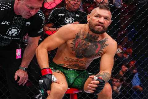 Joe Rogan bewildered by ‘crazy’ Conor McGregor decision that led to stunning UFC injury