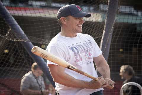 Matt Damon recalls the frantic flight that nearly cost him Red Sox history