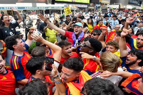 Jubilant Spain fans flock to NYC landmarks to celebrate World Cup win among dejected Argentinians