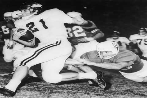 Jim Lindsey, college football and NFL champion running back, dead at 81