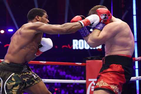 Anthony Joshua survives two knockdowns in win to keep alive all-British fight vs. Tyson Fury