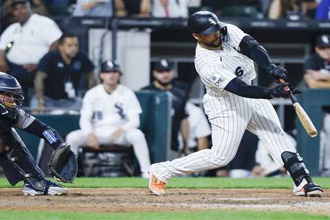Yankees blow late leads in crushing 12-inning loss to White Sox