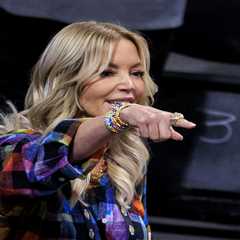Buss family selling Lakers’ ownership to Josh Kushner, Bob Iger