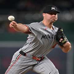 Yankees calling up Justin Topa to add fresh arm for Astros series