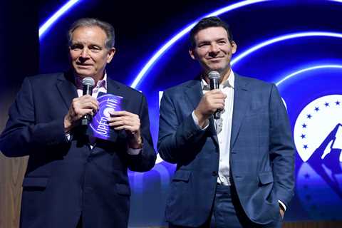 Jim Nantz speaks out on Tony Romo arrest with CBS future uncertain