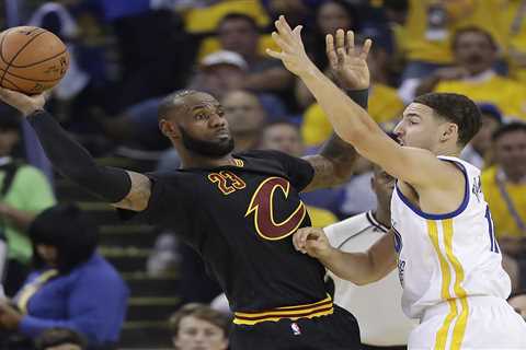 Warriors legend gives LeBron James ultimate flowers: ‘He has no weakness’