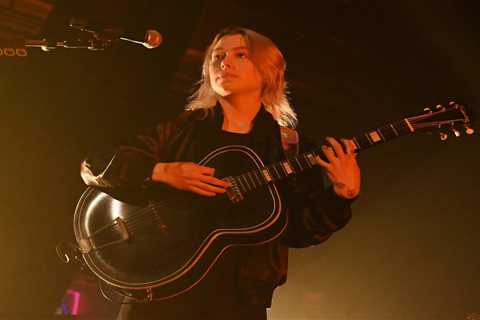 Phoebe Bridgers Forced to Cancel Intimate U.K. Shows at Last Minute Due to Illness: ‘I Got..