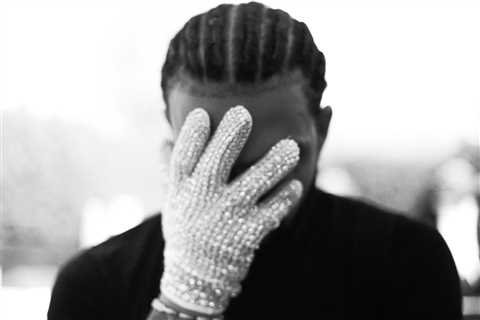 ‘Shabang’ Scores Drake a 4th Rhythmic Airplay No. 1 From ‘ICEMAN’