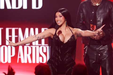 Cardi B Shows Off All the Luxury Bags She’s Bought Recently — Including One Jordyn Woods ‘Snatched’ ..