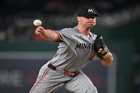 Yankees calling up Justin Topa to add fresh arm for Astros series