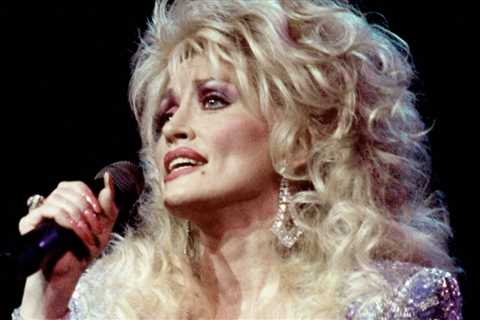 Celebrities Are Mourning The Death Of Dolly Parton, Country Music Legend