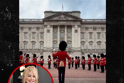 Dolly Parton Honored by Royal Family Playing '9 to 5' Outside Buckingham Palace