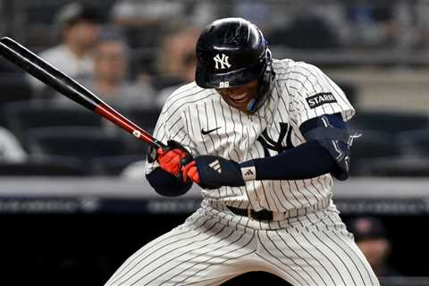Yankees rookie George Lombard Jr. exits game with right knee injury