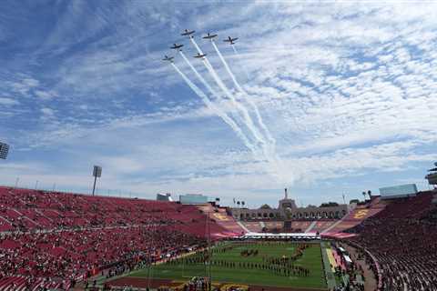 Not even bargain-bin USC tickets could rescue LA’s embarrassing turnout
