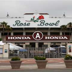 UCLA AD Tim Harris makes generous gesture to get fans to Rose Bowl