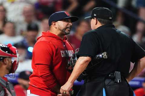 Cardinals manager Oli Marmol loses it on umpire after odd hat warning: ‘Grow the f–k up’