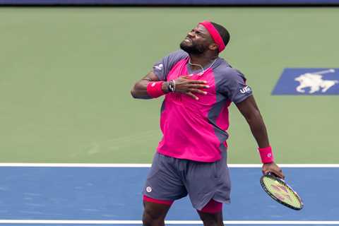 Frances Tiafoe stuns Daniil Medvedev in straight sets to reach US Open quarterfinals