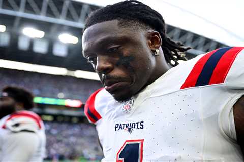 Patriots expected to put A.J. Brown on IR in early season injury crusher