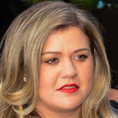 Kelly Clarkson Responds to Brooklyn Store, Calls Owner a 'Liar' Over $15K Bird