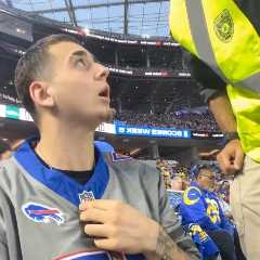 Popular streamer Lacy removed from SoFi Stadium in tense scene at Bills vs. Rams game
