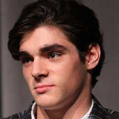 RJ Mitte Spent Years Messaging Friend About Industry Struggles as Disabled Actor