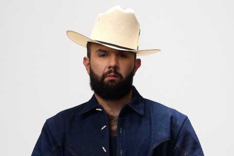 Carín León’s ‘Desde Que Te Tengo’ Is No. 1 on Latin Pop Airplay